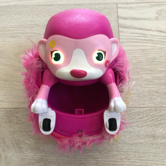 Zoomer Hedgiez Whirl Hedgehog with Lights, Sounds & Sensors - Picture 11 of 16